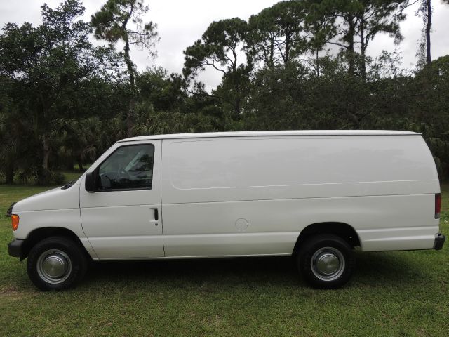 2006 Ford E250 2.5 S Model