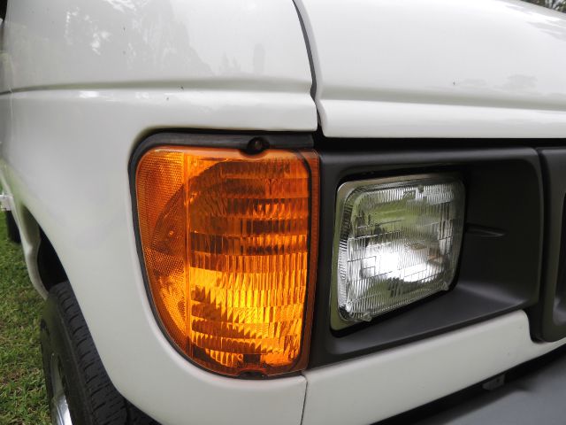 2006 Ford E250 2.5 S Model