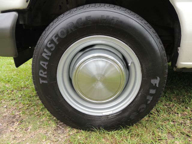 2006 Ford E250 2.5 S Model