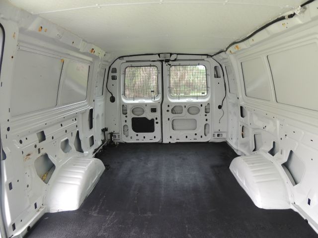 2006 Ford E250 2.5 S Model