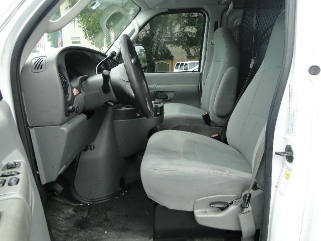 2008 Ford E250 Unknown