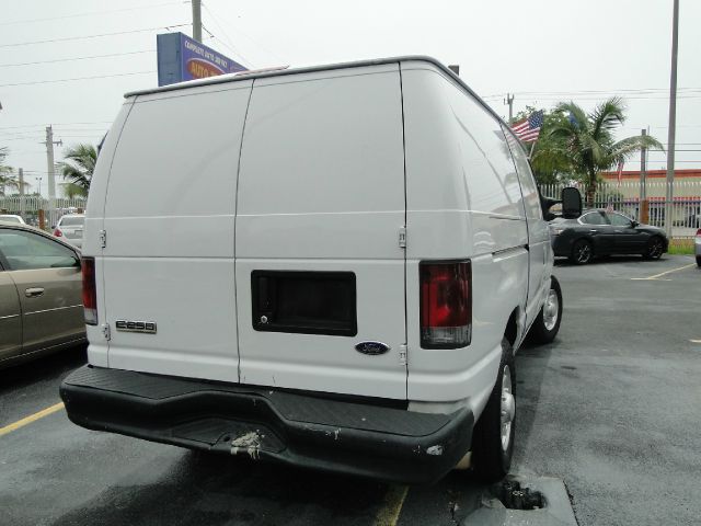 2008 Ford E250 Unknown