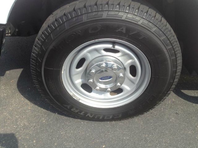 2010 Ford E250 Sport 4WD