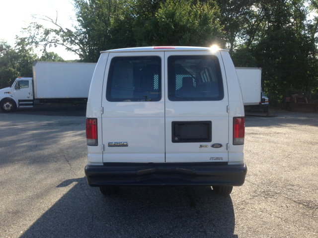 2010 Ford E250 Unknown
