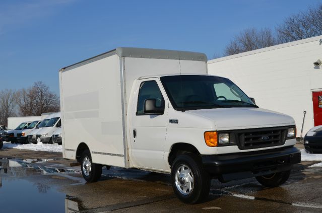 2005 Ford E350 AT Touring With RES