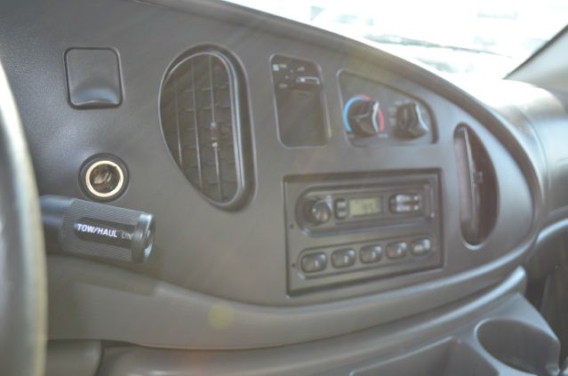 2005 Ford E350 AT Touring With RES