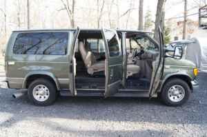 2002 Ford E350 Wagon Unknown