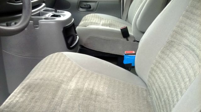 2004 Ford E350 Wagon Custom 1600 Down