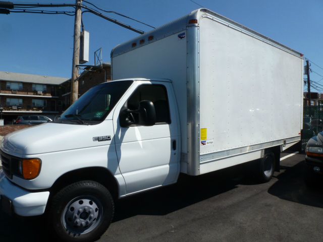 2005 Ford E350 Wagon GT Deluxe Bullitt