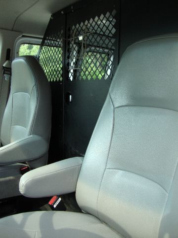 2005 Ford E350 Wagon Unknown