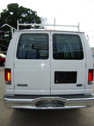 2005 Ford E350 Wagon Unknown