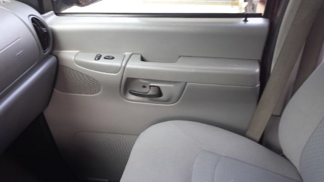 2006 Ford E350 Wagon 2dr Cpe V6 Manual GT