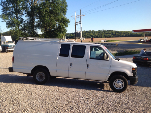 2009 Ford E350 Wagon 2.5 S Model