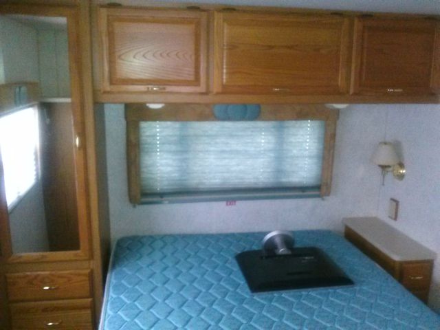 1999 Ford E450 RTS 4WD