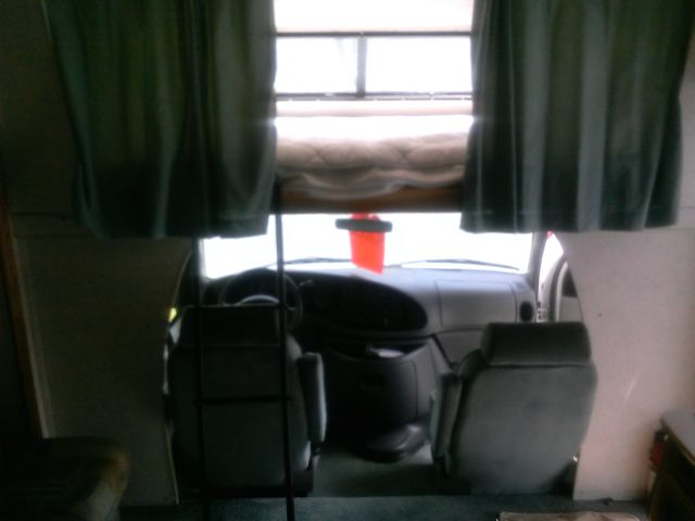 1999 Ford E450 RTS 4WD