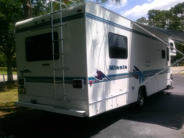 1999 Ford E450 RTS 4WD