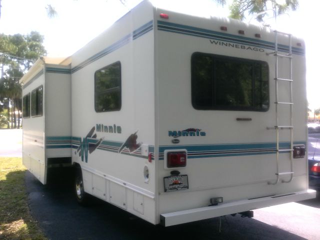 1999 Ford E450 RTS 4WD