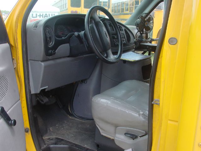 2001 Ford E450 Dsl Xtended Cab XLT Long Bed