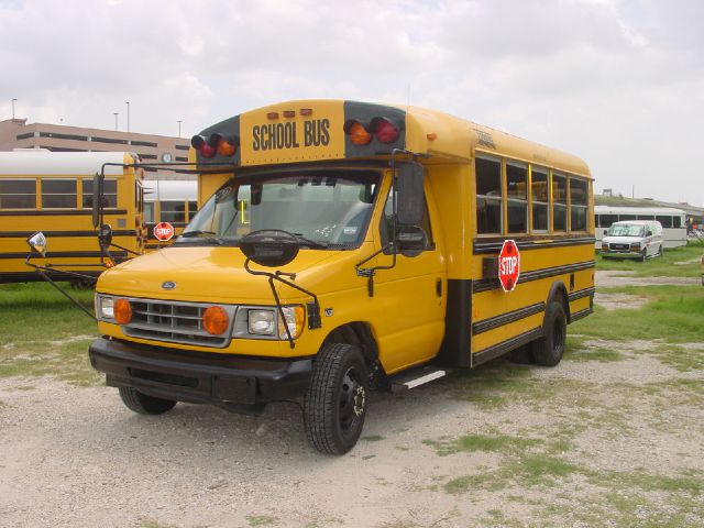 2001 Ford E450 Dsl Xtended Cab XLT Long Bed
