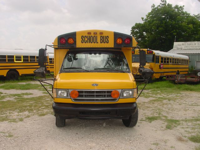 2001 Ford E450 Dsl Xtended Cab XLT Long Bed