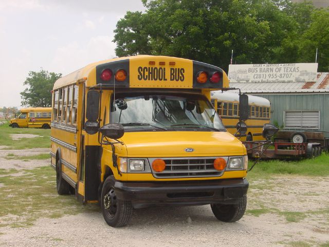 2001 Ford E450 Dsl Xtended Cab XLT Long Bed