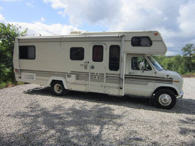 1985 Ford Econoline Quad-short-slt-big Horn-4wd-20 INCH Rims-1 Owner