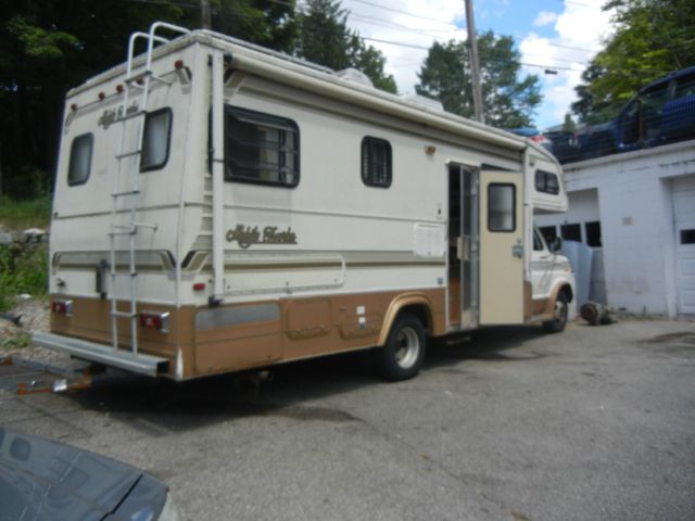 1989 Ford Econoline Mainstreet Sedan