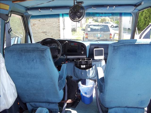 1995 Ford Econoline 14 Box MPR