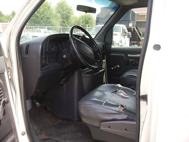 1995 Ford Econoline SE 5 Ft