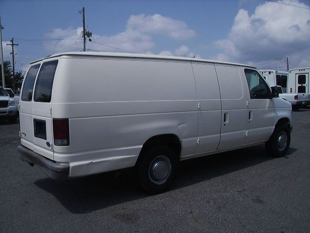 1995 Ford Econoline SE 5 Ft