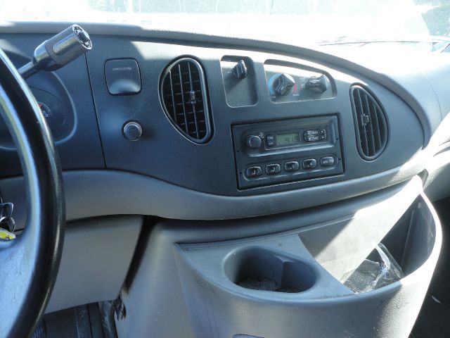 1999 Ford Econoline 328 Ci