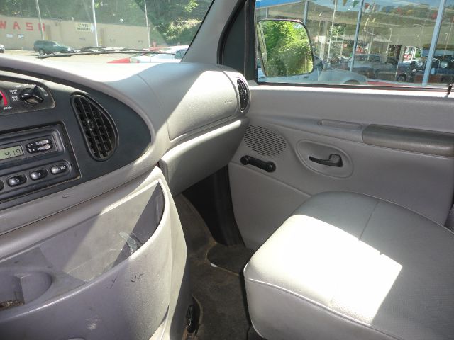 1999 Ford Econoline 328 Ci