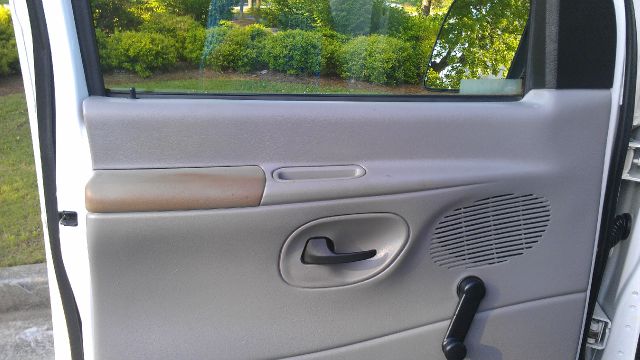 1999 Ford Econoline 328 Ci