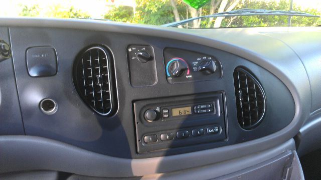 1999 Ford Econoline 328 Ci