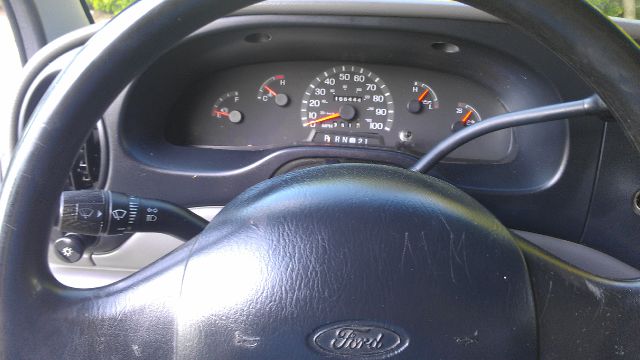 1999 Ford Econoline 328 Ci
