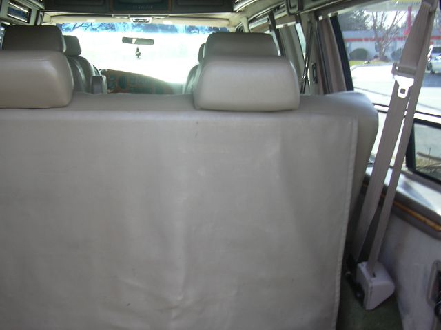 1999 Ford Econoline 328 Ci