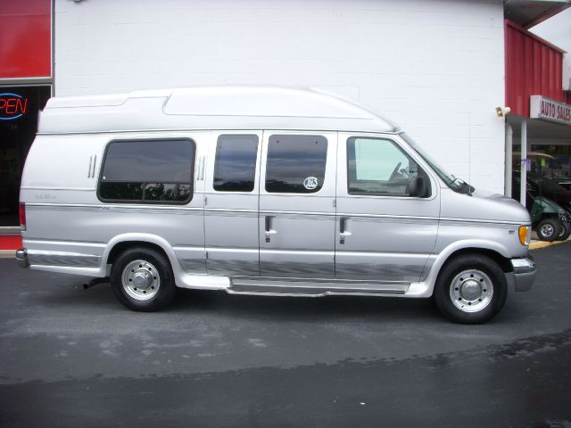 1999 Ford Econoline 2.5 S Model