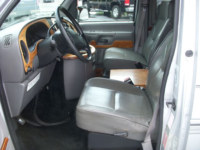 1999 Ford Econoline 2.5 S Model