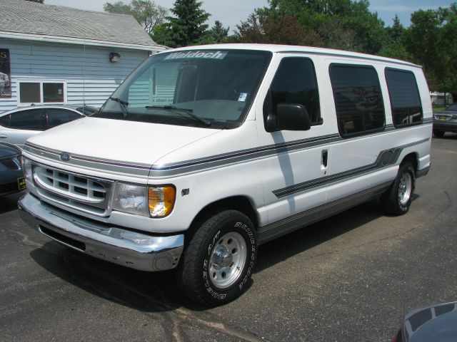 1999 Ford Econoline Series II - 1SC