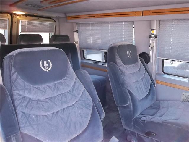 1999 Ford Econoline Base