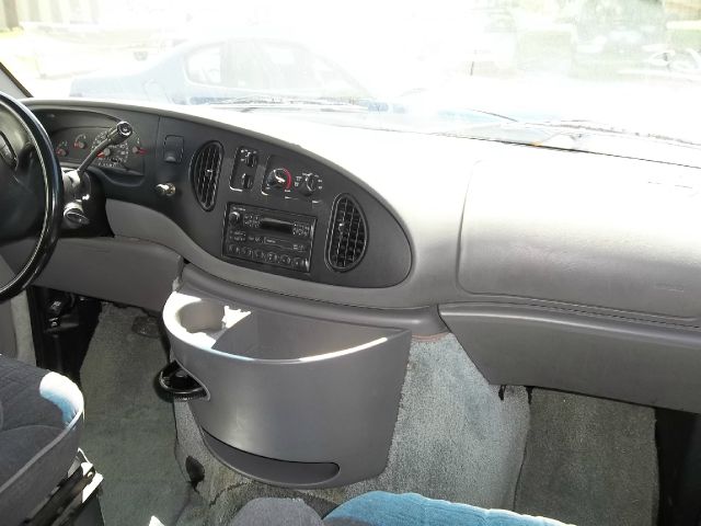 1999 Ford Econoline 328 Ci