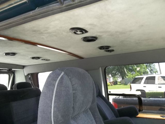 1999 Ford Econoline 328 Ci