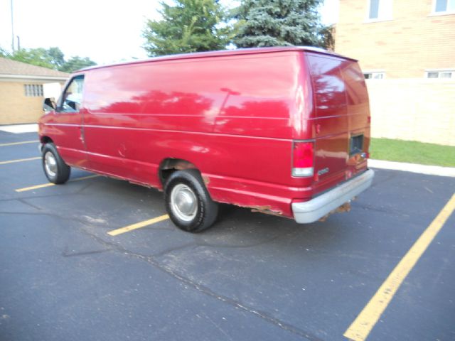 1999 Ford Econoline 2.5 S Model