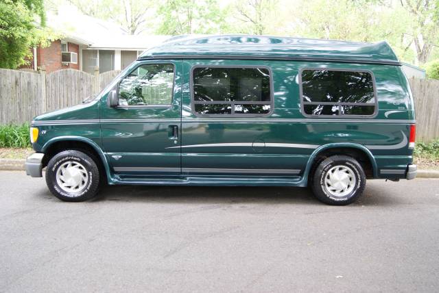 1999 Ford Econoline XLS 4.