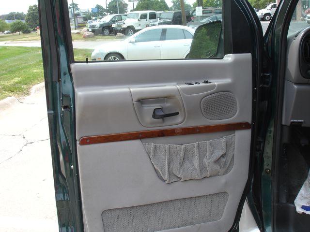 2000 Ford Econoline 328 Ci