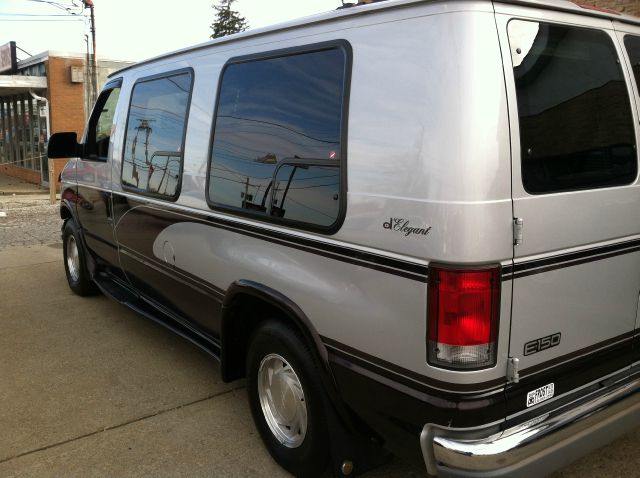 2000 Ford Econoline 328 Ci