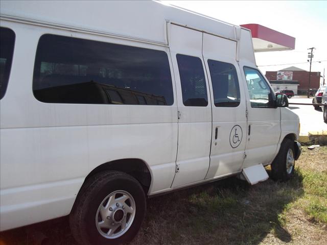 2000 Ford Econoline Unknown