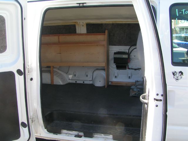 2000 Ford Econoline 2.5 S Model