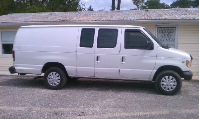 2000 Ford Econoline 2.5 S Model