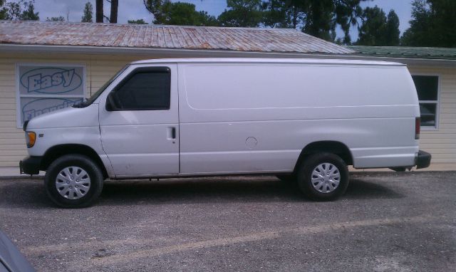2000 Ford Econoline 2.5 S Model